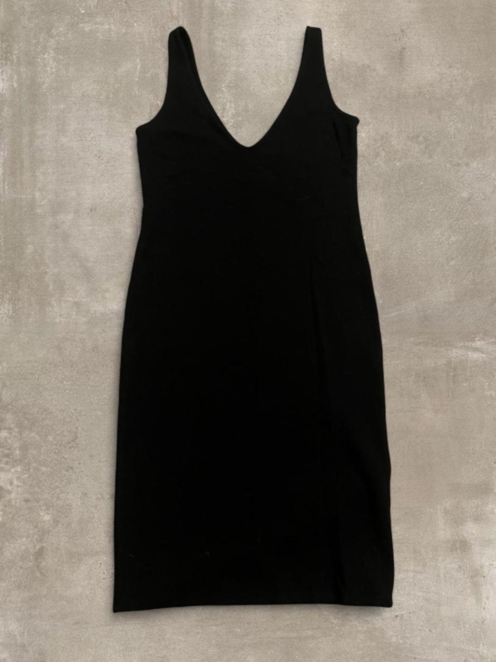 Forever 21 Black Sleeveless V-Neck Midi Dress